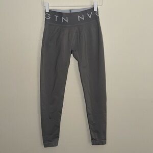 NVGTN Light‎ Gray Sport Seamless Leggings size M